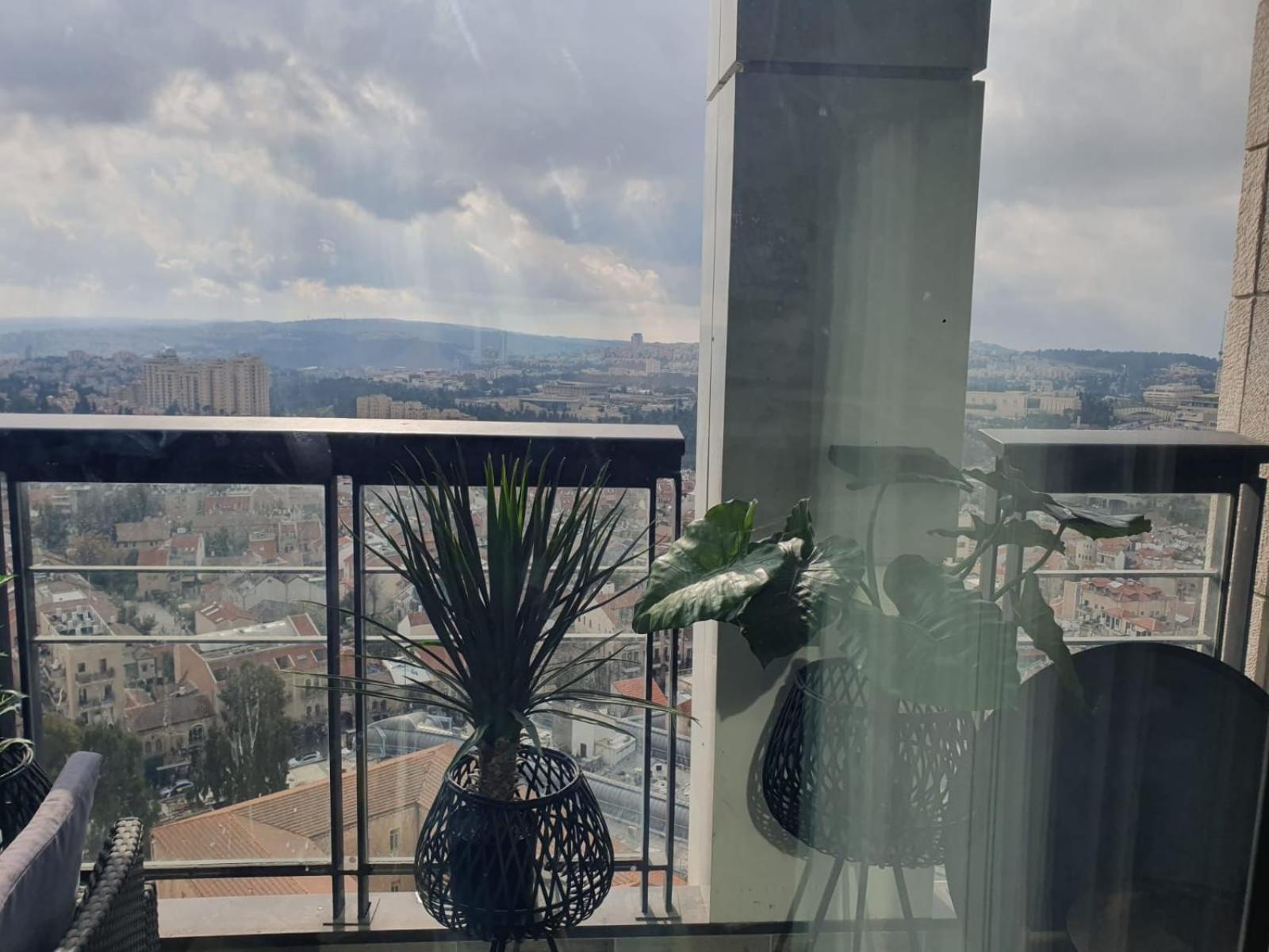 Jtower Royal Suites - Alefimmoed Jerusalém Exterior foto