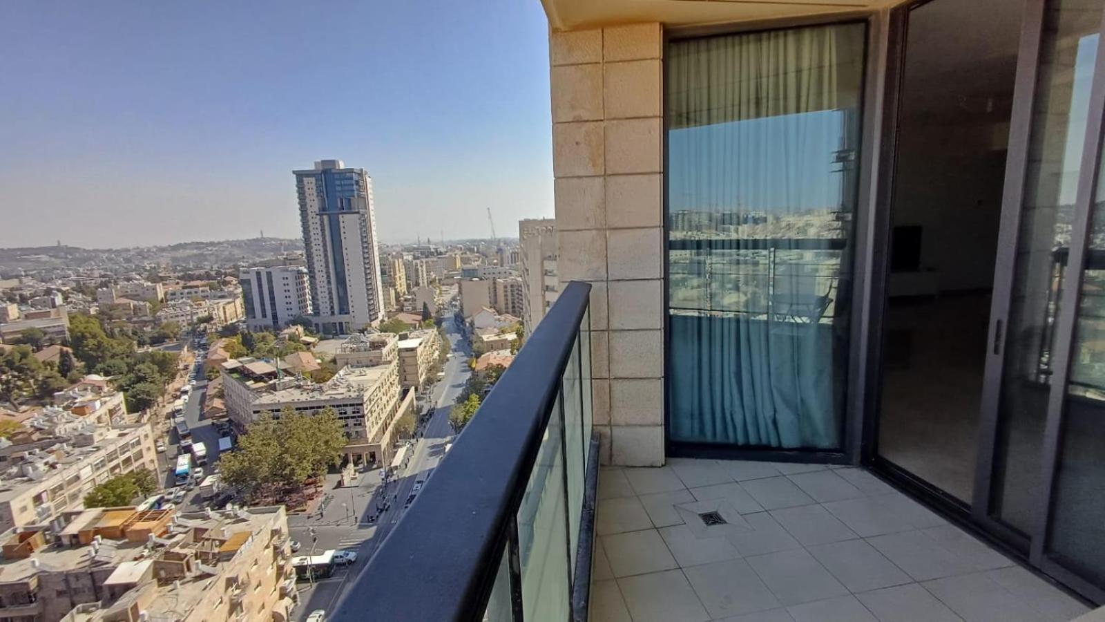 Jtower Royal Suites - Alefimmoed Jerusalém Exterior foto